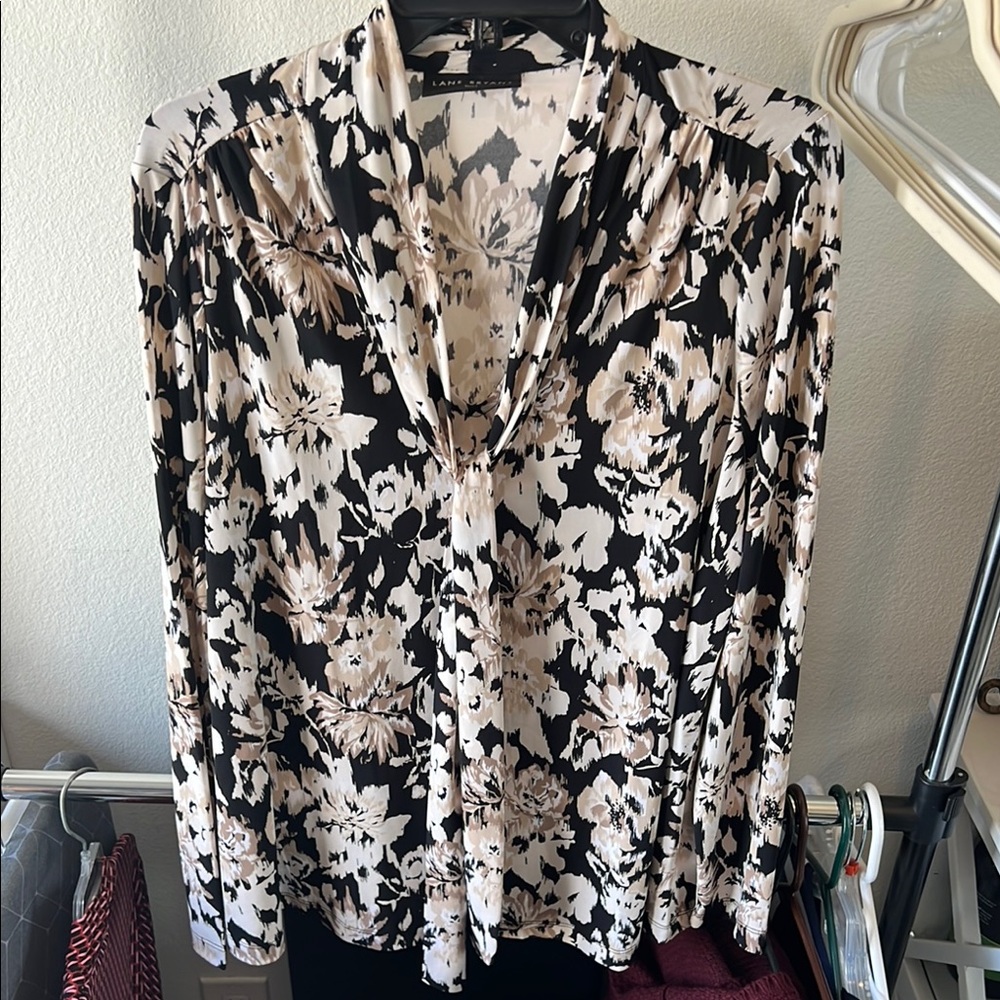 Lane Bryant Black and White Long Sleeve with lots of stretch! Sz 10/12W #N